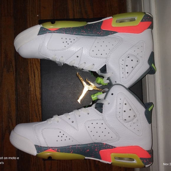 Air Jordan 6 'Bright Mango' - Picture 2 of 11